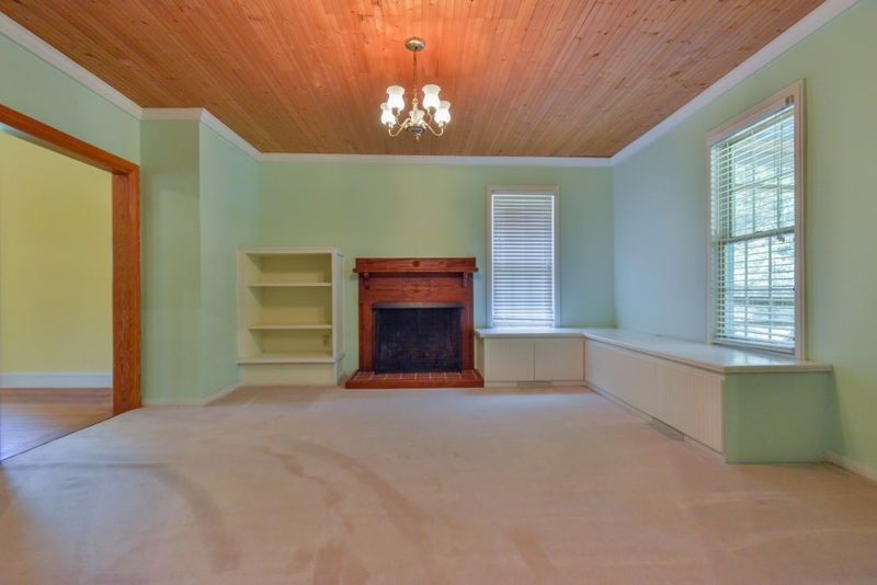 2900 Carl Durham Rd, Chapel Hill, NC 27516