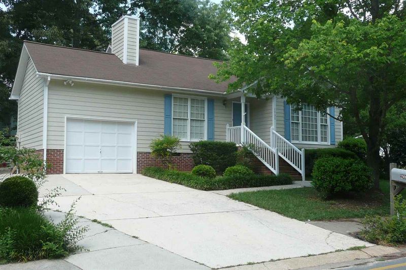 2900 Isabella Dr, Raleigh, NC 27603