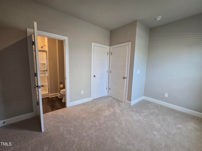 2900 Kempthorne Rd, Cary, NC 27519