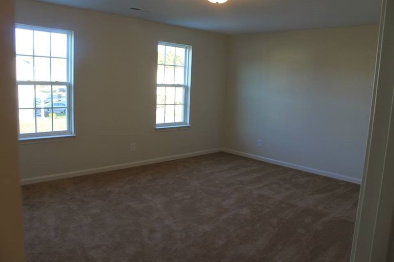 2900 Poole Farm Dr, Raleigh, NC 27610