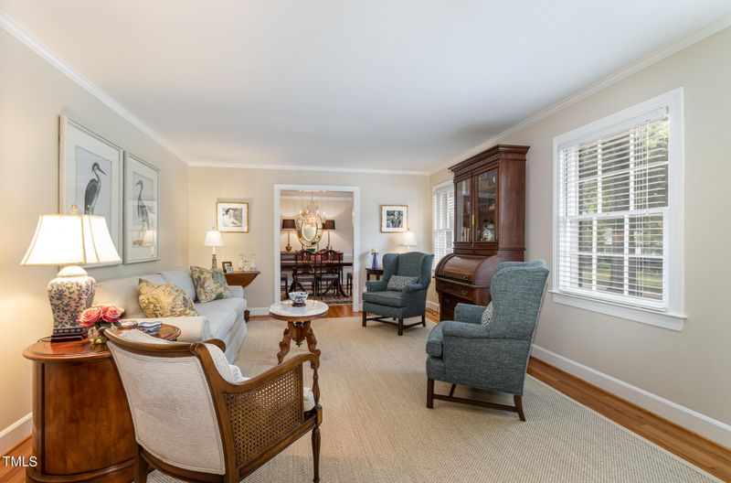 2901 Augusta Ct, Raleigh, NC 27607