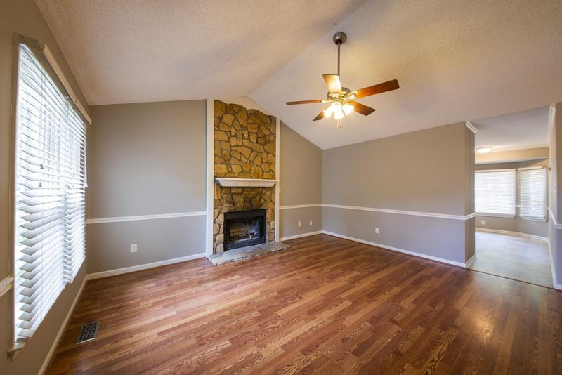 2901 Brittany Dr, Clayton, NC 27520