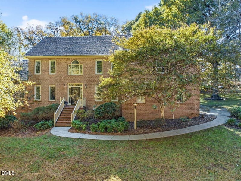 2901 Hunters Bluff Dr, Raleigh, NC 27606