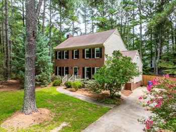 2901 Meadowview Ct, Apex, NC 27539