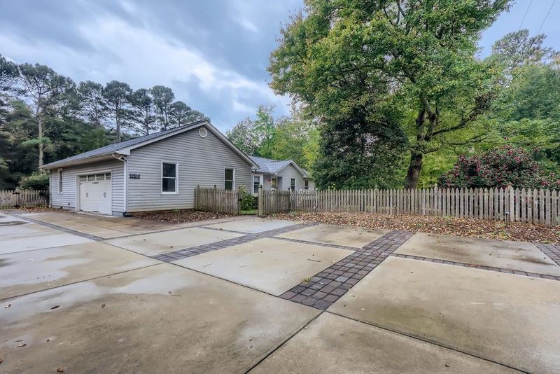 2901 Optimist Farm Rd, Apex, NC 27539