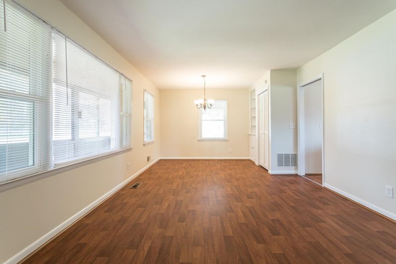 2901 Piney Plains Rd, Cary, NC 27518