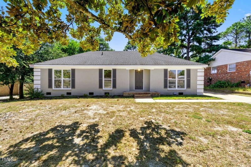 2903 Peacock St, Hope Mills, NC 28348