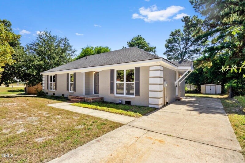 2903 Peacock St, Hope Mills, NC 28348