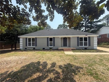 2903 Peacock St, Hope Mills, NC 28348
