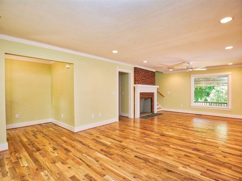 2904 Chipmunk Ln, Raleigh, NC 27607