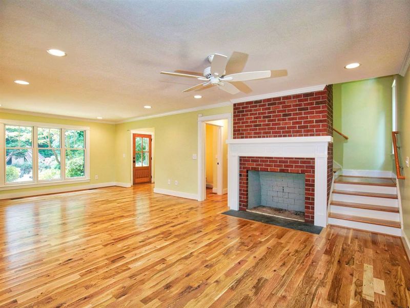 2904 Chipmunk Ln, Raleigh, NC 27607