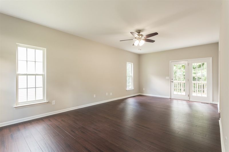 2904 Dandridge Dr, Raleigh, NC 27610