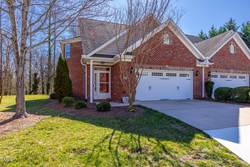 2904 Grove Park Dr, Burlington, NC 27215