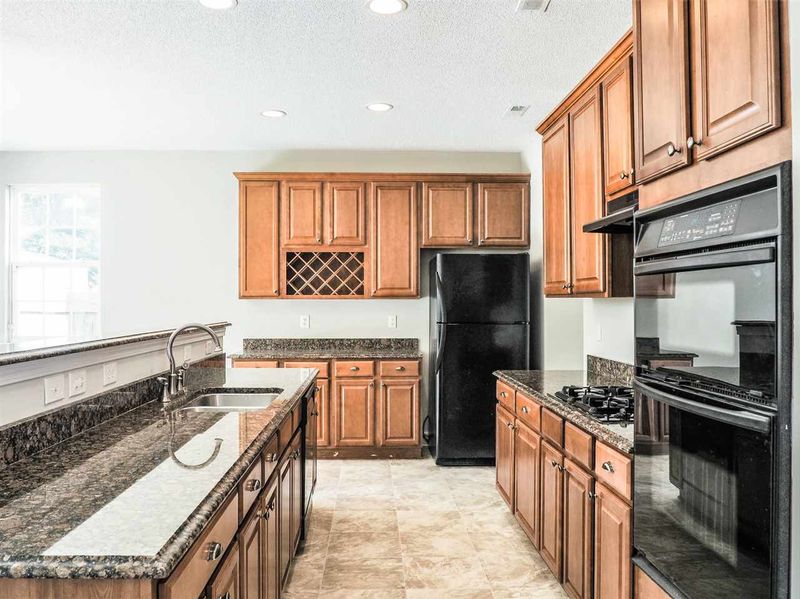 2904 Roundleaf Ct, Raleigh, NC 27604