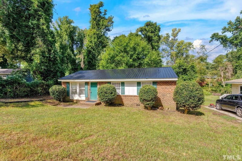 2904 Sylvester St, Raleigh, NC 27610