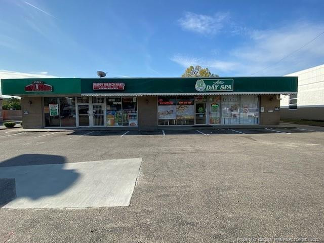 2905-2907 Raeford Rd, Fayetteville, NC 28303
