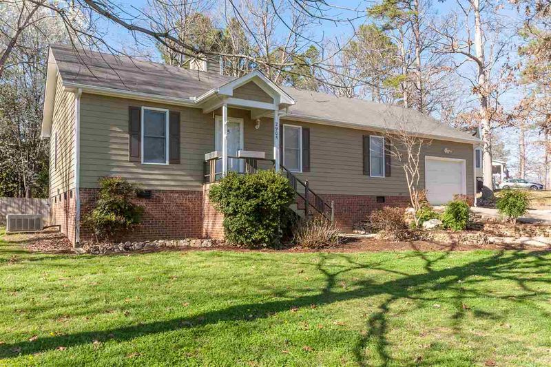 2905 Brittany Dr, Clayton, NC 27520