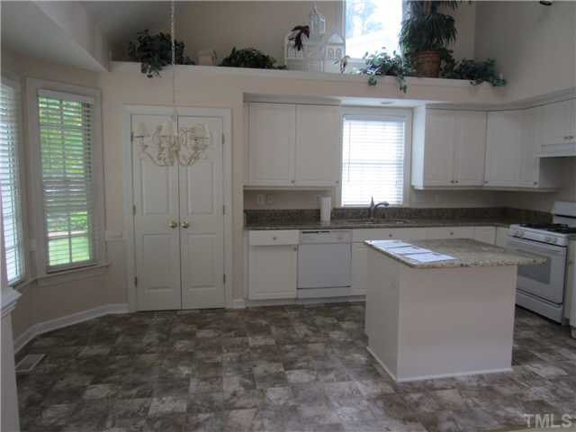 2905 Coxindale Dr, Raleigh, NC 27615