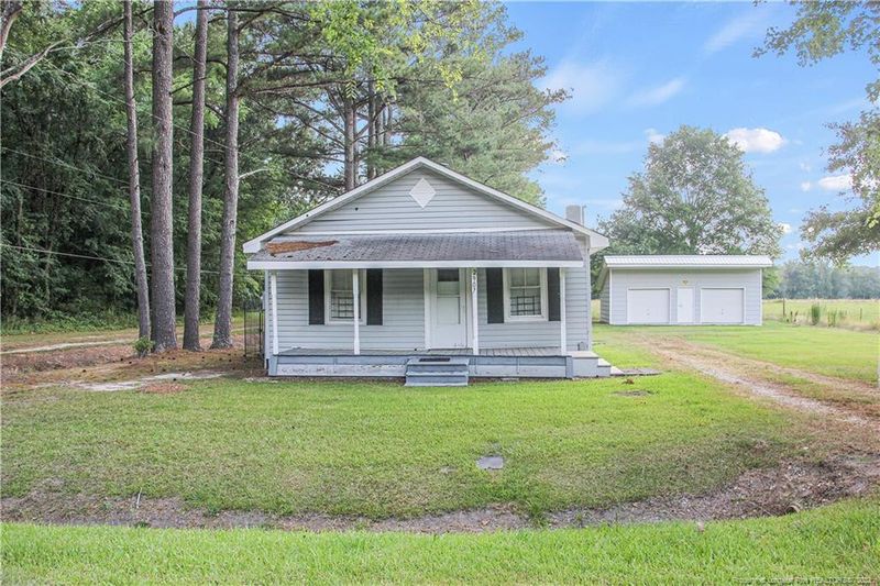 2907 Dobbin Holmes Rd, Fayetteville, NC 28312