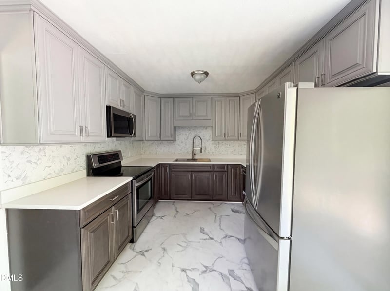 2908 Currituck Dr, Sanford, NC 27332