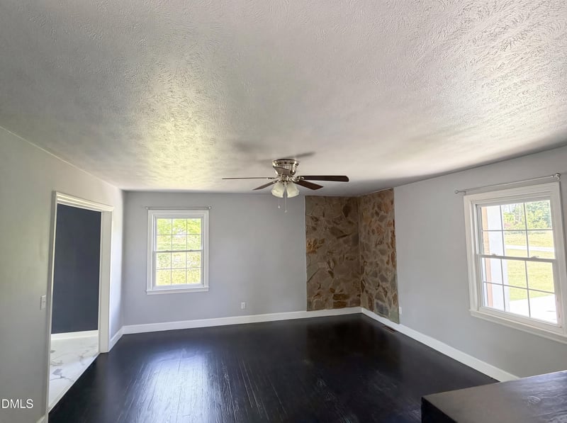 2908 Currituck Dr, Sanford, NC 27332