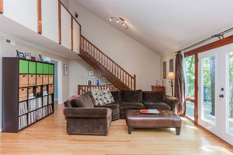 2908 Debra Dr, Raleigh, NC 27607