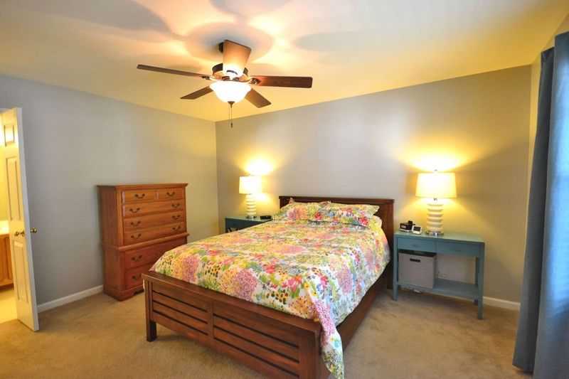 2908 Englefield Dr, Raleigh, NC 27615