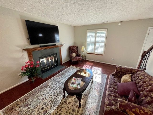 2908 Henslowe Dr, Raleigh, NC 27603