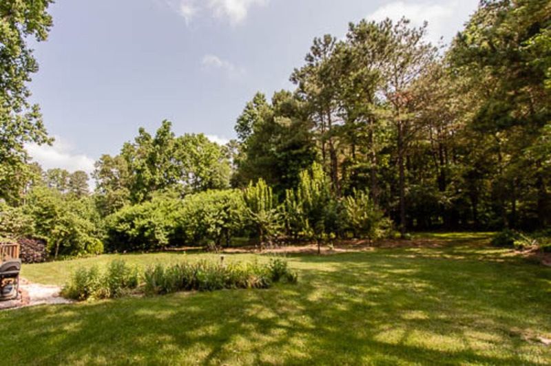 2908 Lauren Oaks Dr, Raleigh, NC 27616