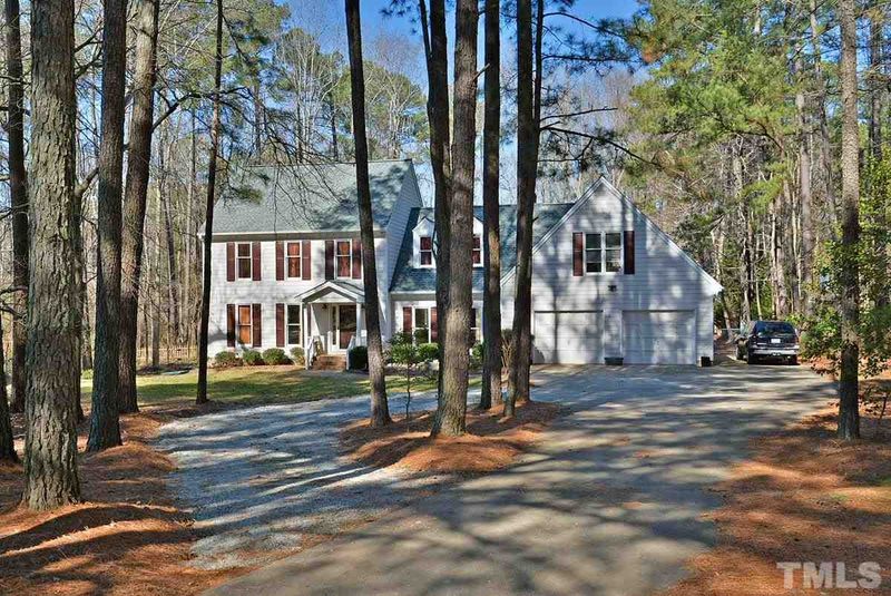 2908 Meadowview Ct, Apex, NC 27539