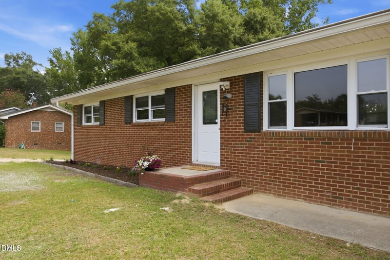 2909 Belmont Cir, Sanford, NC 27332