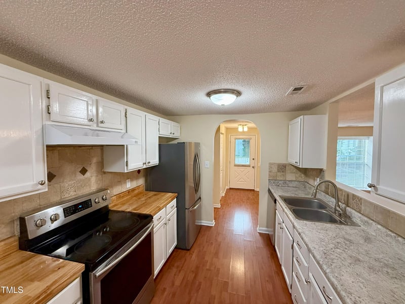 2909 Golden Oak Ct, Raleigh, NC 27603