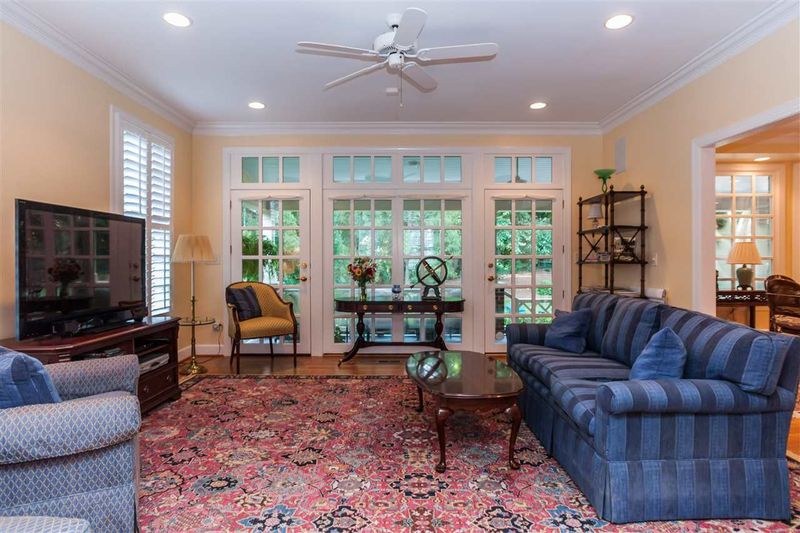 2909 Lake Boone Pl, Raleigh, NC 27608