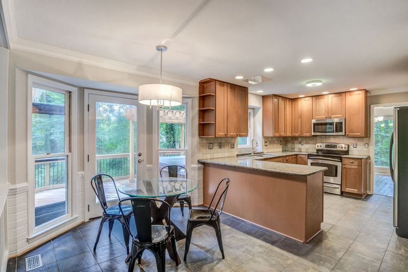 2909 Legare Ct, Raleigh, NC 27613