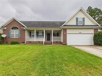 2909 Piney Mountain Dr, Hope Mills, NC 28348