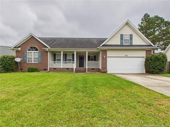 2909 Piney Mountain Dr, Hope Mills, NC 28348