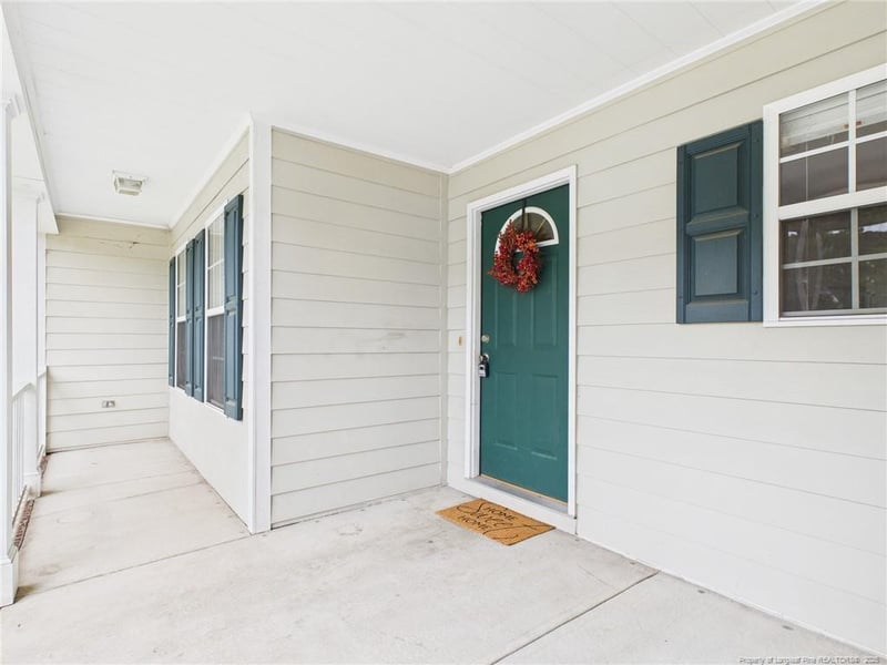 2909 Piney Mountain Dr, Hope Mills, NC 28348