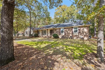 2909 Wessex Ct, Fayetteville, NC 28306