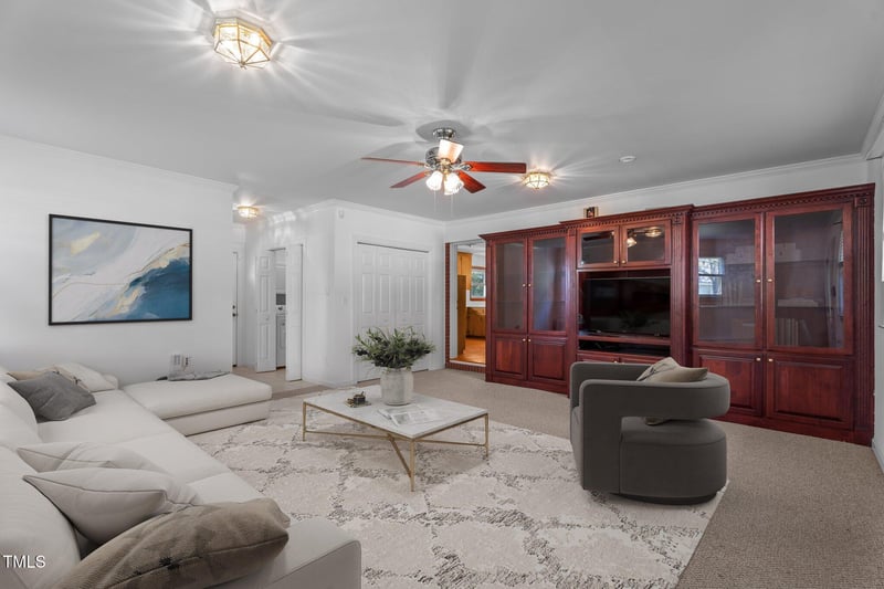 2910 Dove Ln, Raleigh, NC 27604