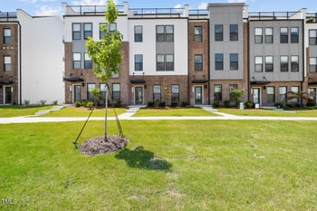 2910 Kempthorne Rd, Cary, NC 27519