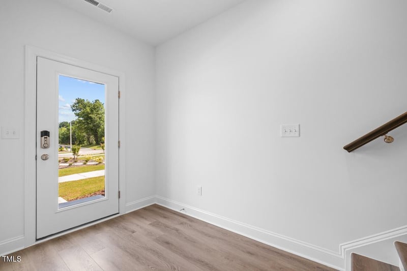 2910 Kempthorne Rd, Cary, NC 27519
