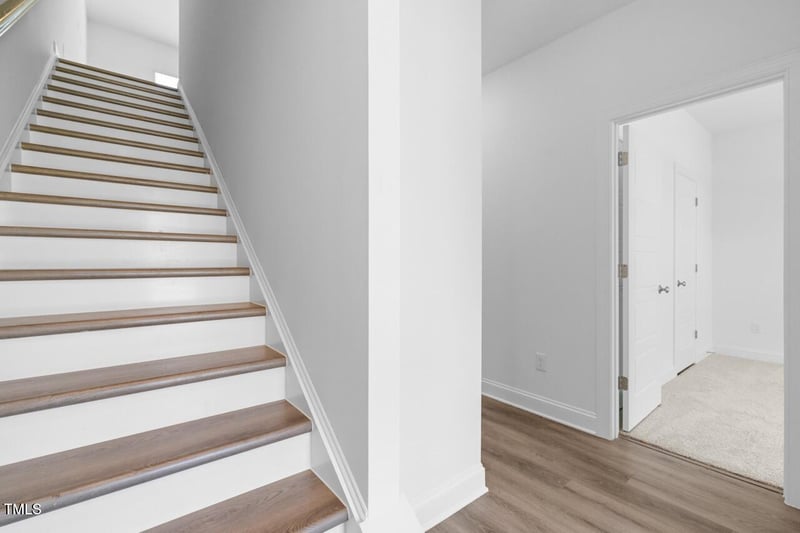 2910 Kempthorne Rd, Cary, NC 27519
