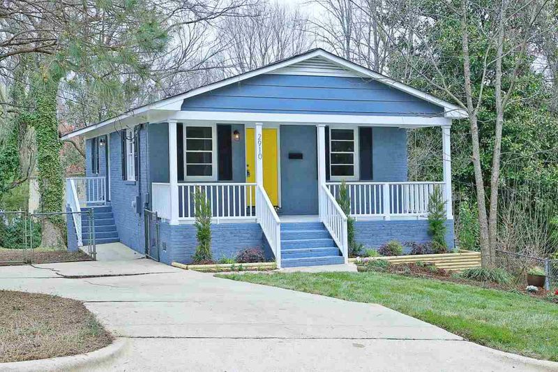 2910 Woods Pl, Raleigh, NC 27607