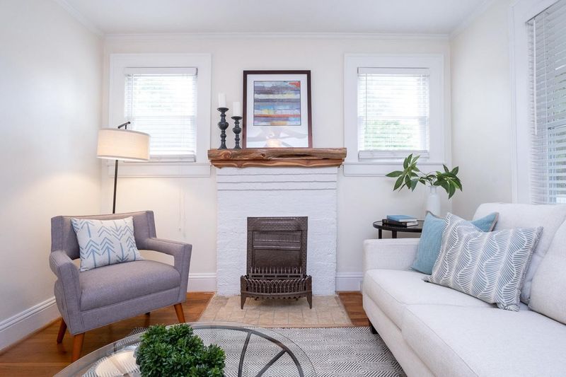 2911 Chapel Hill Rd, Durham, NC 27707