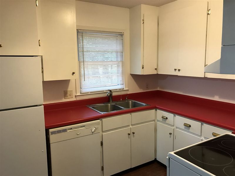 2911 Oberry St, Raleigh, NC 27607
