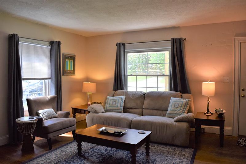 2911 University Dr, Durham, NC 27707