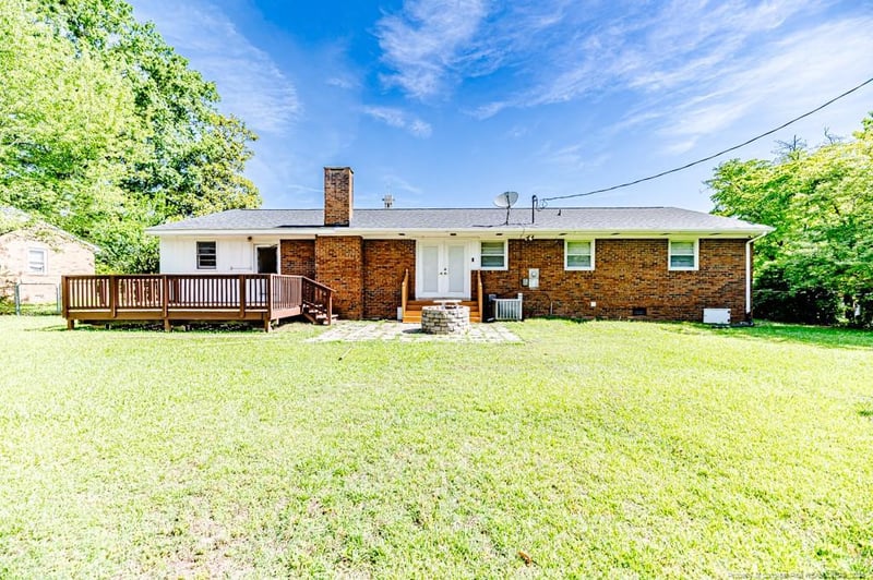 2911 Wicker St, Sanford, NC 27330