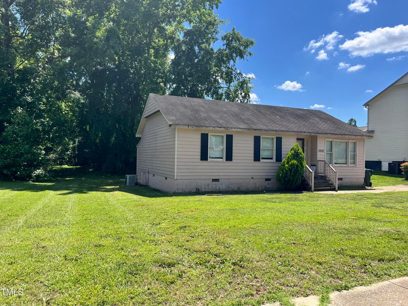 2912 Slippery Elm Dr, Raleigh, NC 27610