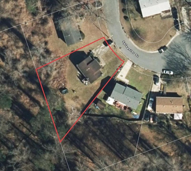 2912 Sylvester St, Raleigh, NC 27610