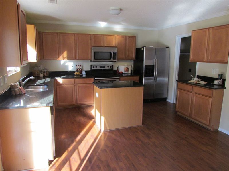 2912 Thoreau Dr, Durham, NC 27703